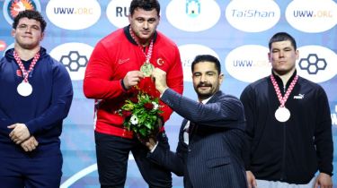 Допинг жанжалынан кейін түріктің танымал балуаны бозкілемге қайта оралды