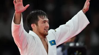 Елдос Сметов туған ағасының қол астында жаттыға бастады