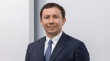 Головкин Қазақстан мен Өзбекстан боксшылары қатысып жатқан турнирді тамашалауға барды