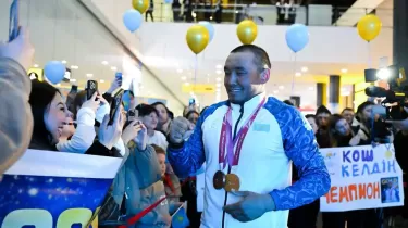 Ербол Хамитовке әуежайда екі бөлмелі пәтердің кілті табысталды