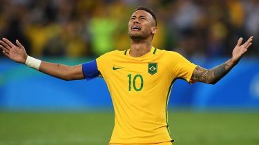 Бразилия құрамасынан тыс қалған Неймар ренішін айтты