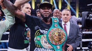 Жәнібек Әлімханұлының салмағындағы Адамес чемпиондық атағын қорғады