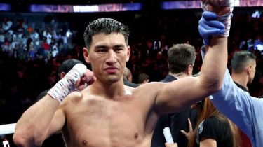 Дмитрий Бивол бір жылдық үзілістен кейін жекпе-жекке шығады