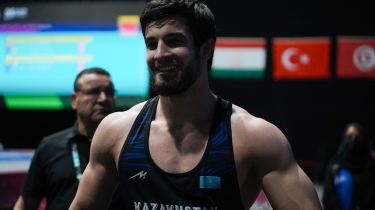 Азия чемпионаты: Қазақстан құрамасының төрт балуаны жартылай финалға шықты