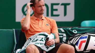 Ресейлік теннисші жеңілгеніне төзе алмай ракеткасын сындырып тастады