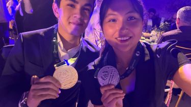 «Тойға шақырамыз»: Синдаровтың әжесі немересінің Бибісара Асаубаеваға үйленуі қаншалықты мүмкін екенін айтты