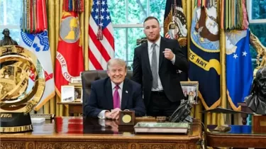 Гэтжи Трамппен бірге Ақ үйде тарихи жеңісін атап өтті
