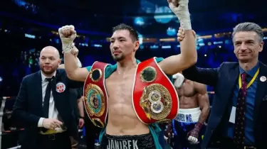 Жәнібек Әлімханұлы WBO чемпионы атағынан бас тартты