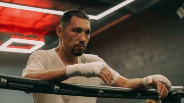 Жәнібек Әлімханұлы жаңа салмаққа өтіп, рейтингте Сауль Альвареске жетіп алды