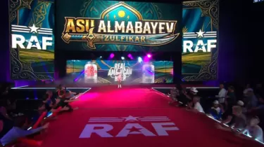 Асу Алмабаев RAF-тегі алғашқы белдесуінде 1 минутта жеңіліп қалды