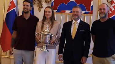 «Екінші үйі»: Словакия президенті Елена Рыбакинаны қабылдап, тарихи жеңісімен құттықтады