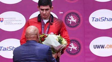 Еуропа чемпионатында Ресей шенеунігімен төбелесе жаздаған балуан оған алғыс айтты