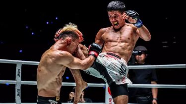 Өзбектің атақты файтері африкалық қарсыласын ерекше әдіспен жеңді (ВИДЕО)