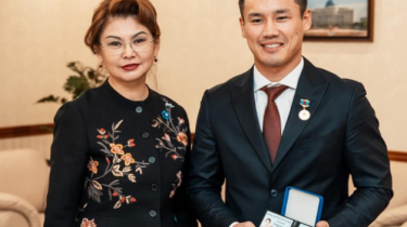 Еркебұлан Тоқтарға «Қазақстанның еңбек сіңірген қайраткері» атағы берілді