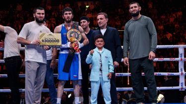 Сабыржан Аққалықовты жеңген ресейлік боксшыны Артур Бетербиев ерекше мақтады