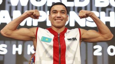 Дулат Бекбауов өзбек боксшысын ауыр нокаутпен жеңді (ВИДЕО)