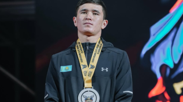 Британдық бокс сарапшысы Төрехан Сабырханның осал тұсын әшкереледі