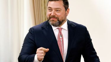 Қазақстандық миллиардер ағылшын футбол клубындағы үлесін сатты
