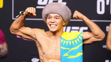 Асу Алмабаев UFC рейтингінде үздік бестікке енді